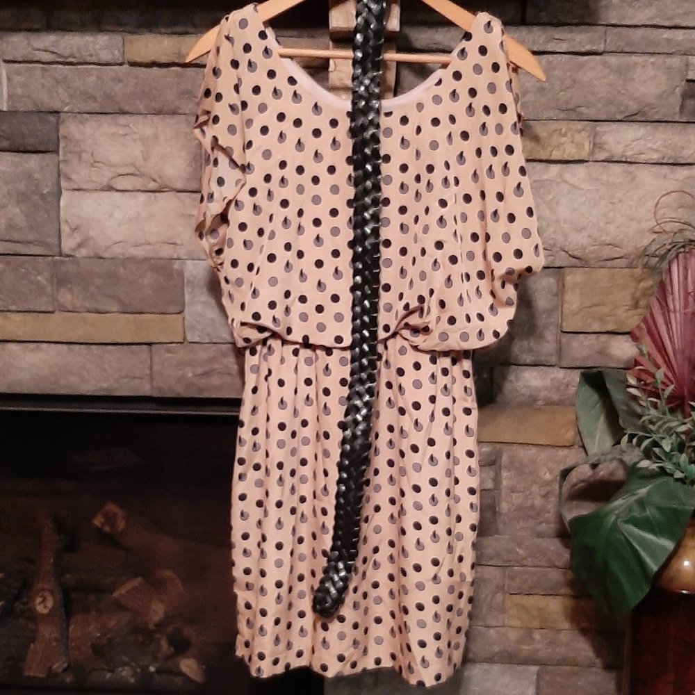 City Triangles Dress - 🛒 Bundle Deal - 3 Listings for $18 - Picture 3 of 7